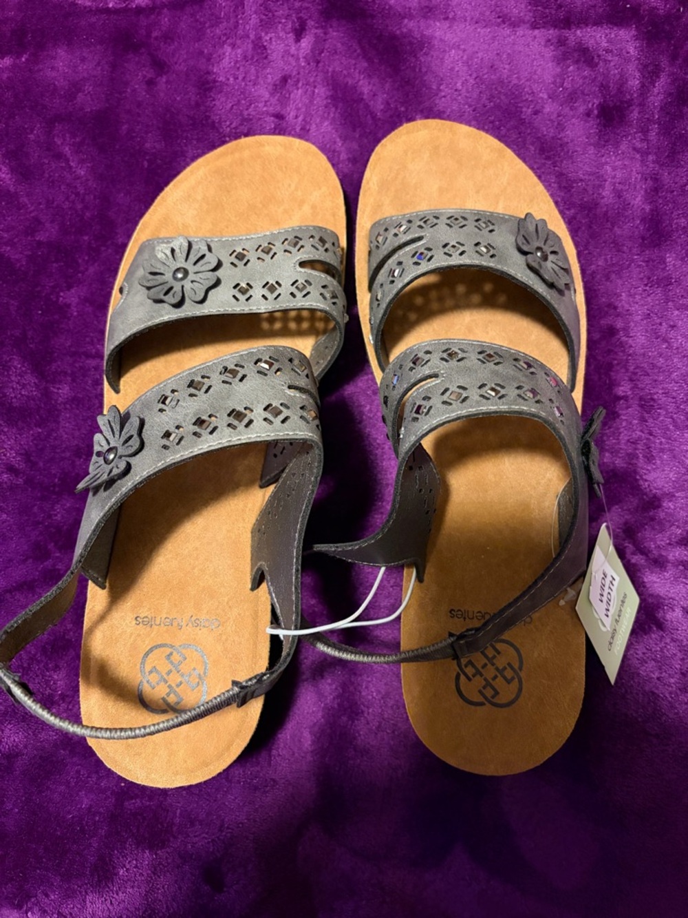 Daisy Fuentes Brown Floral Cutout Double-Strap Sandals